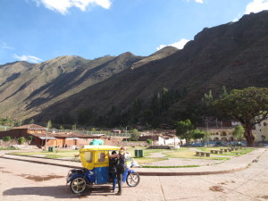 The plaza in Orquillos