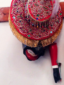 Capaq Negro hat, mask and staff.