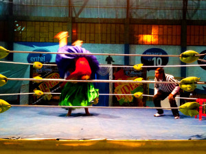 Cholita Bodyslam!